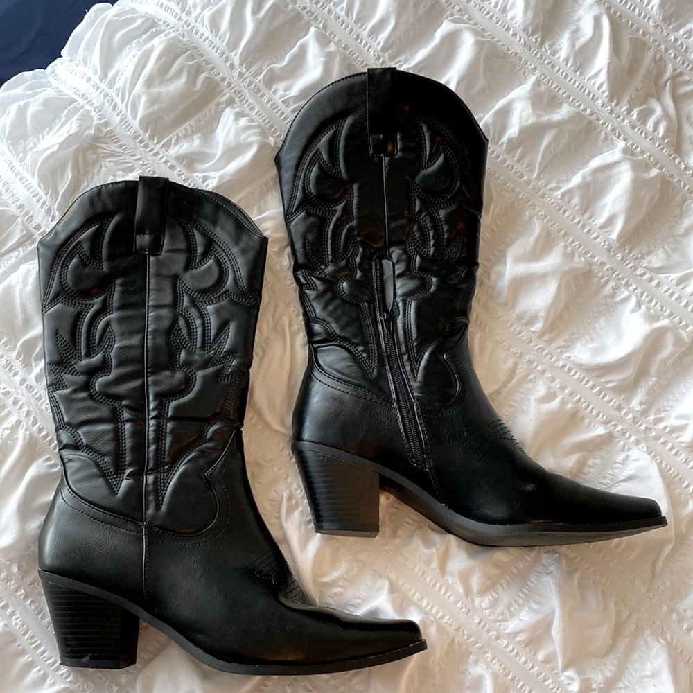 Size 9 black cowboy western boots